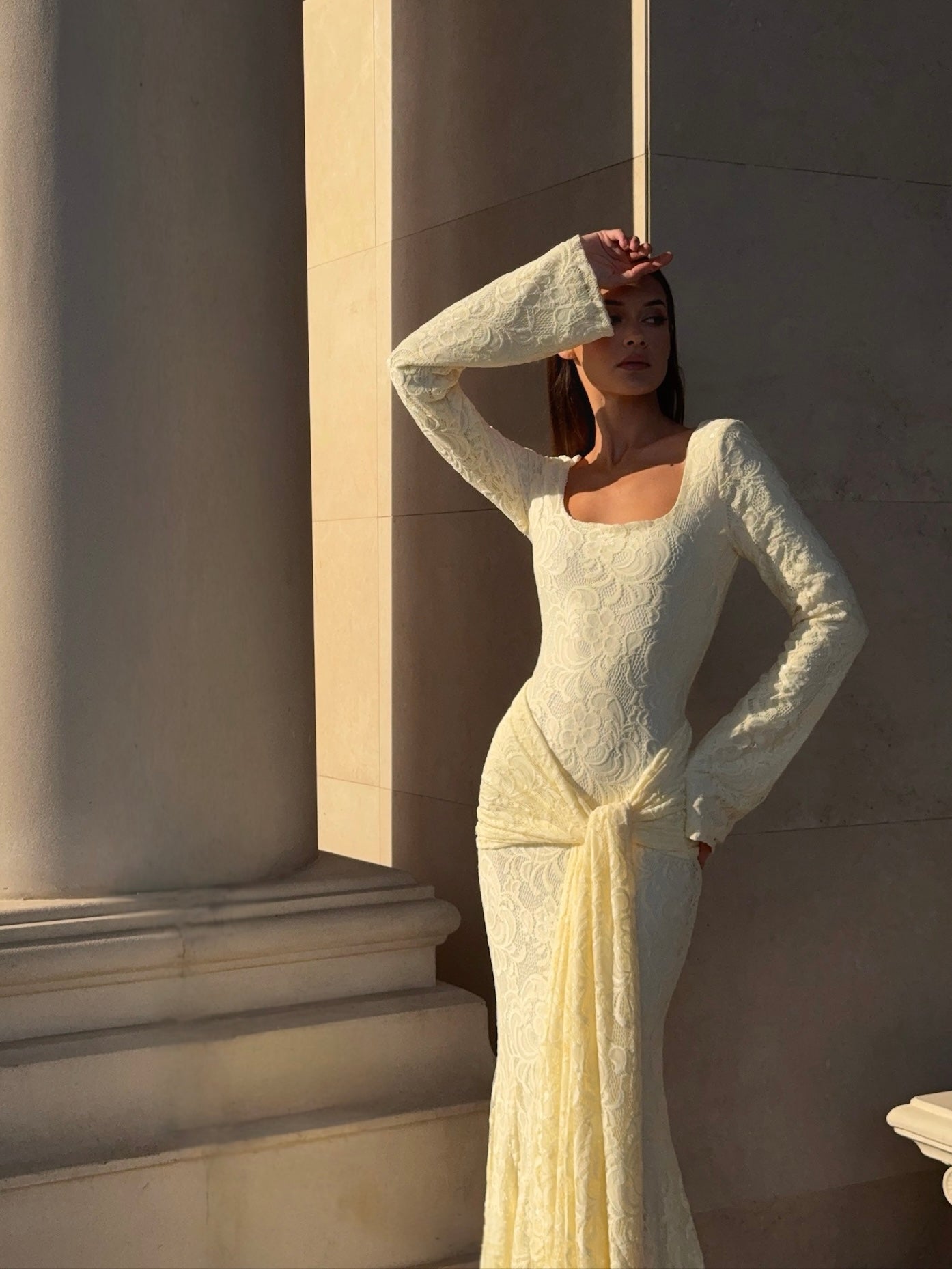 Verano Muse™ Vestido Maxi de Encaje con Manga Acampanada y Pañuelo Removible | Silueta Sirena