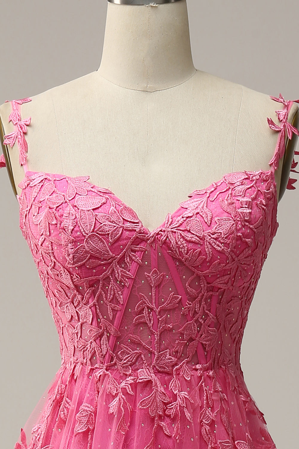 Robe de bal longue évasée rose vif à épaules dénudées avec appliques