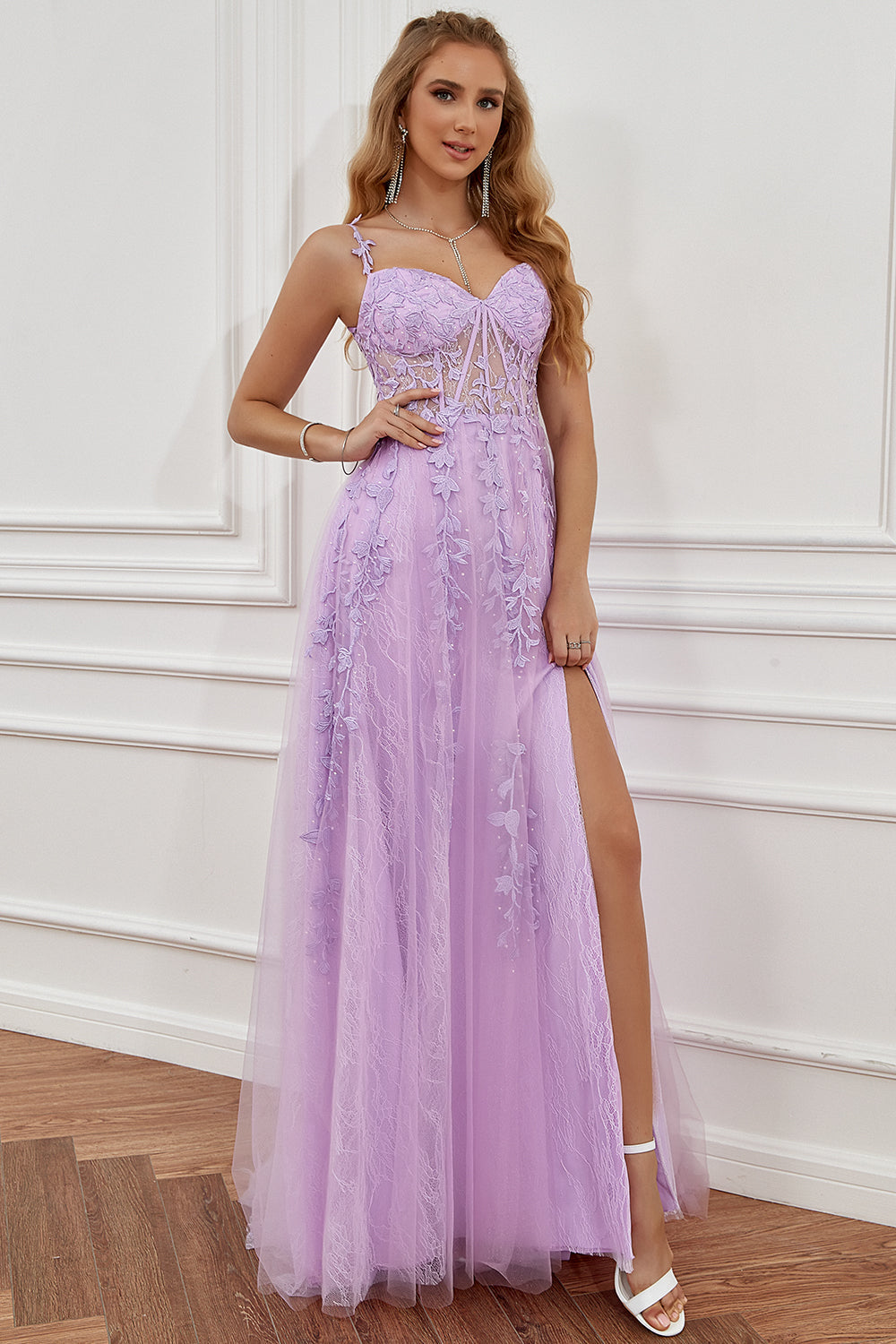 Robe longue de bal rose vif avec appliqués, épaules dénudées