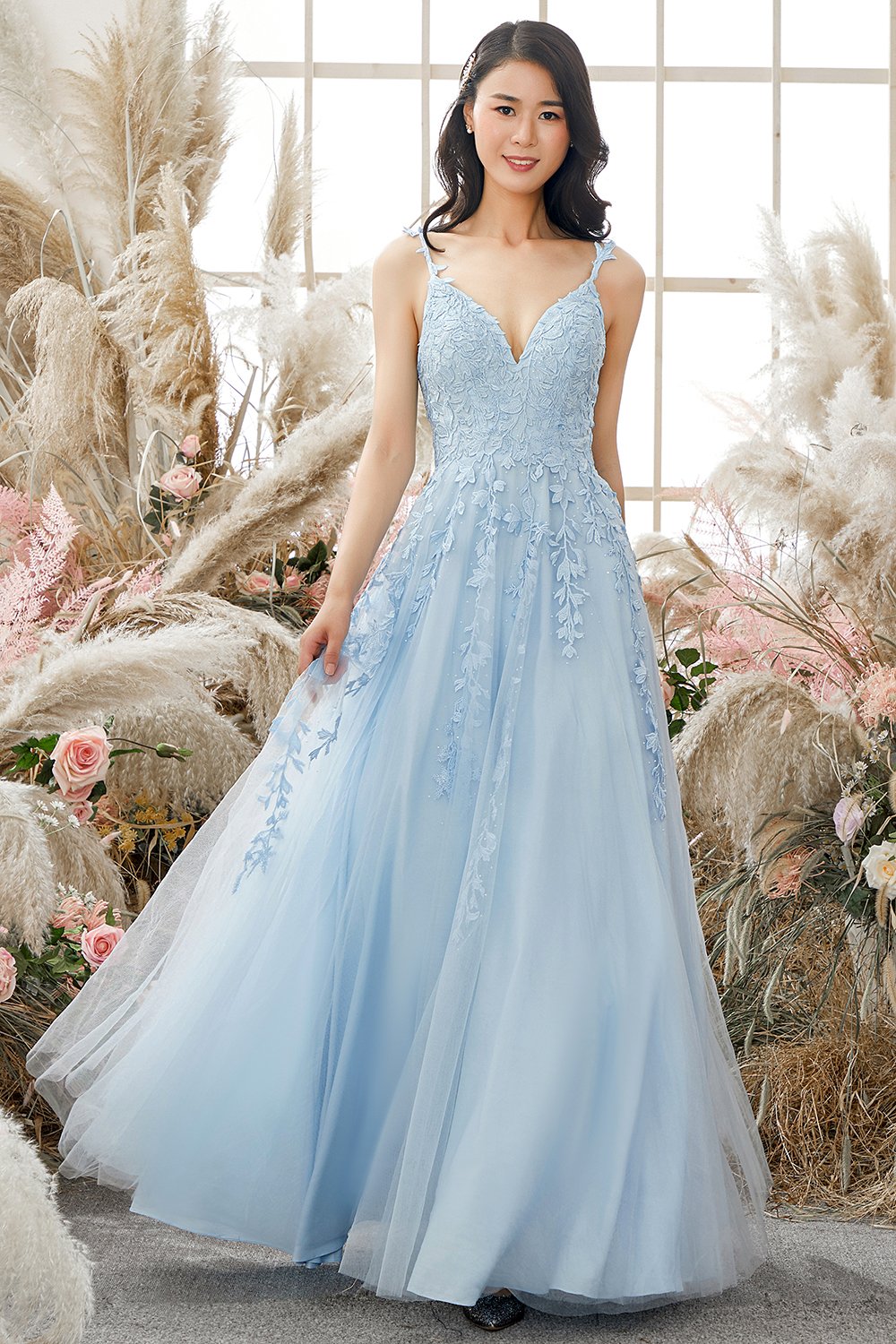 Robe de bal trapèze en tulle violet avec appliques