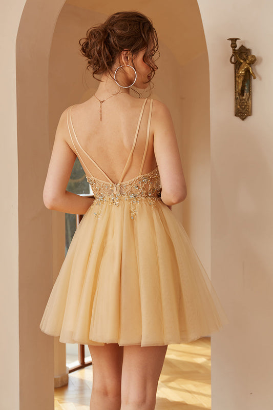 Robe de graduation à fines bretelles avec appliques