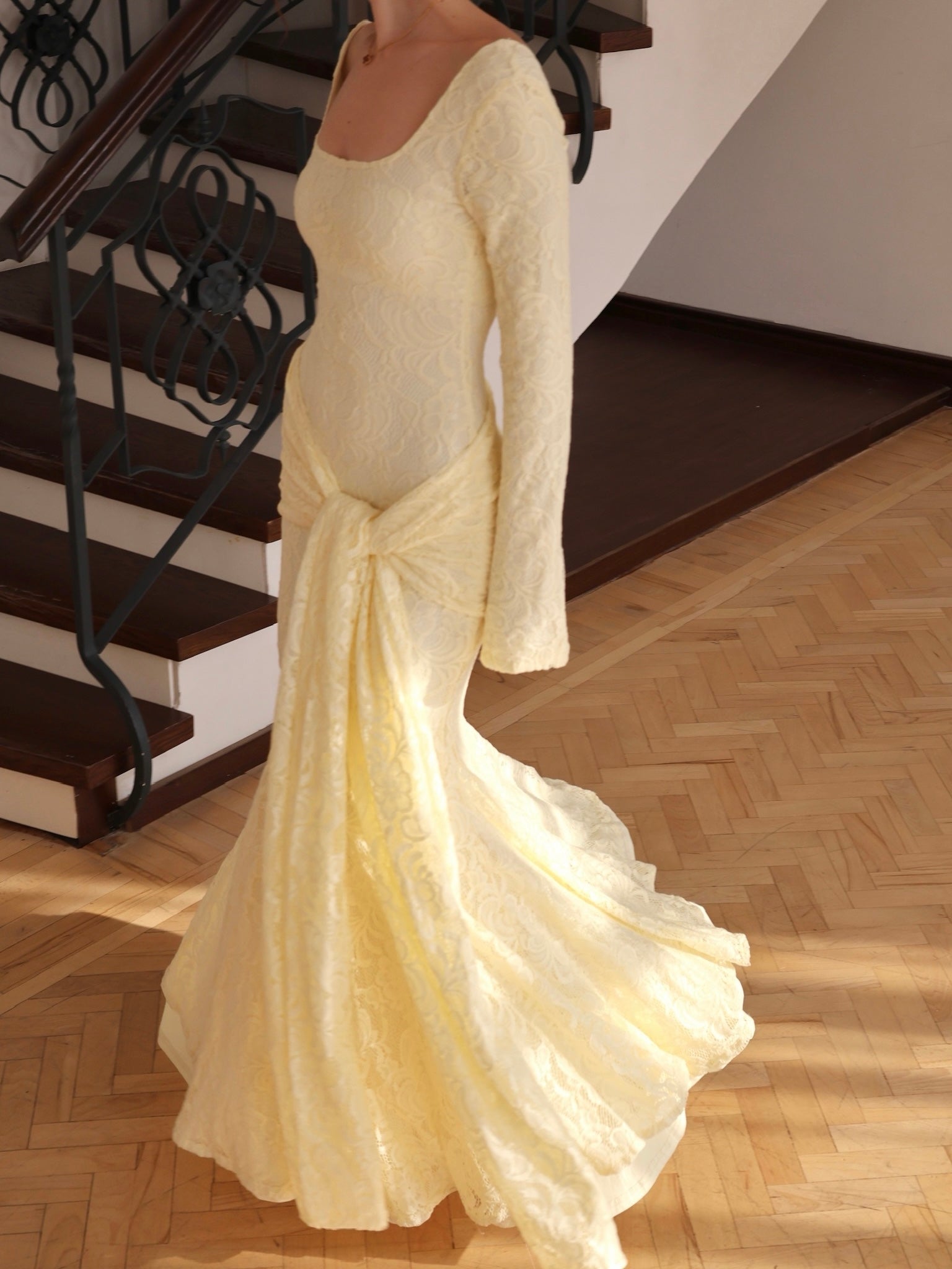 Verano Muse™ Vestido Maxi de Encaje con Manga Acampanada y Pañuelo Removible | Silueta Sirena