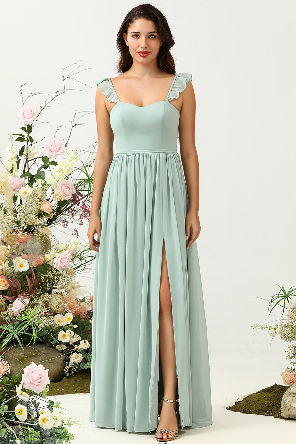 Robe de demoiselle d'honneur longue sauge poussiéreuse à bretelles spaghetti et volants en ligne A