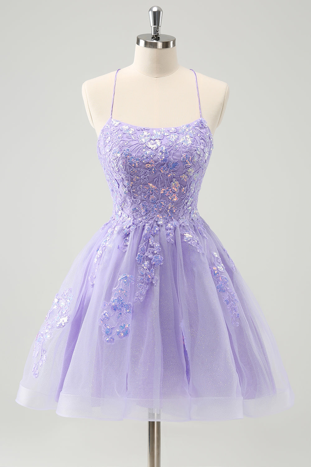 Robe de bal courte trapèze lilas à paillettes mignonnes avec appliqués et lacets au dos