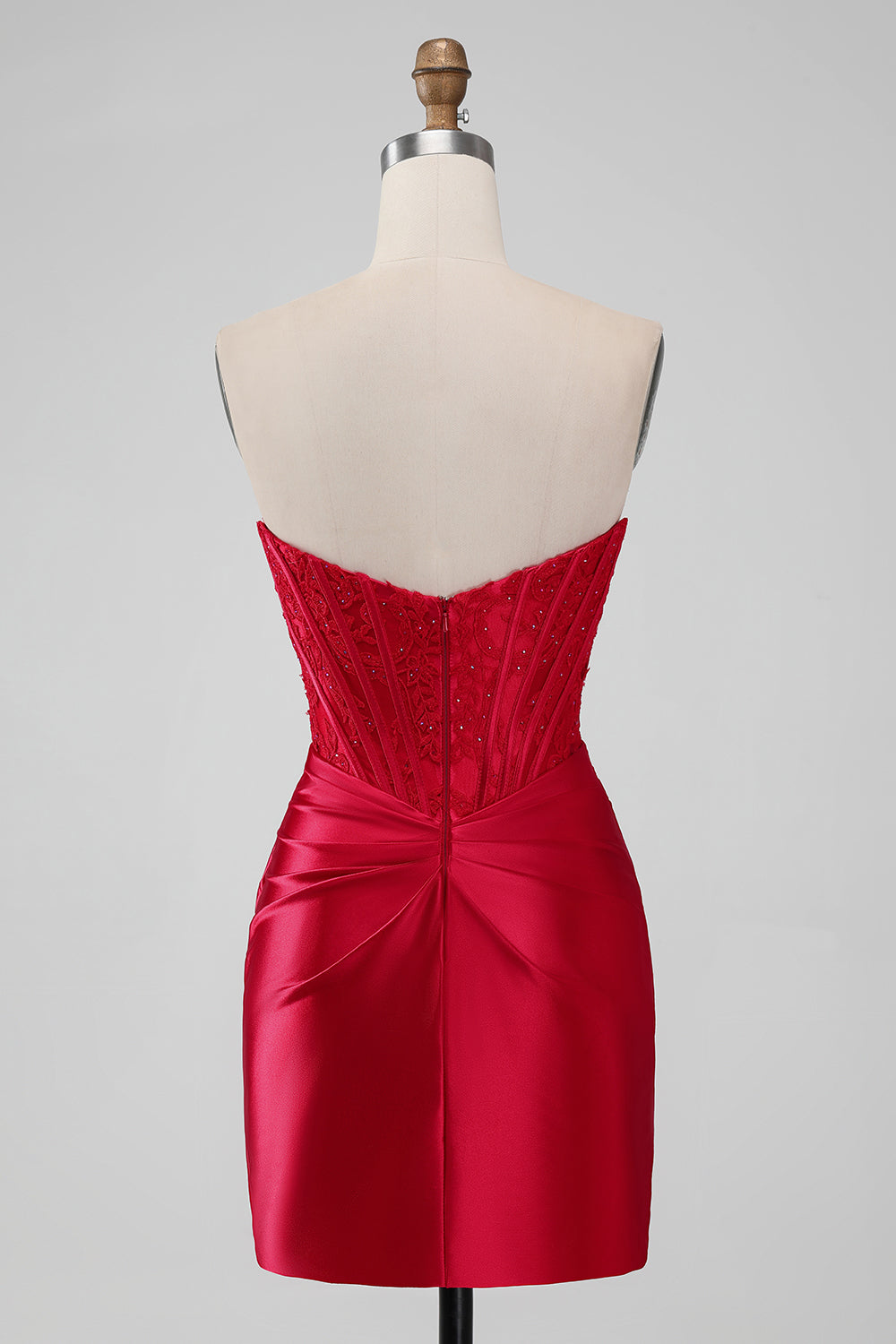Robe de bal courte sans bretelles moulante Sparky rouge avec de la dentelle