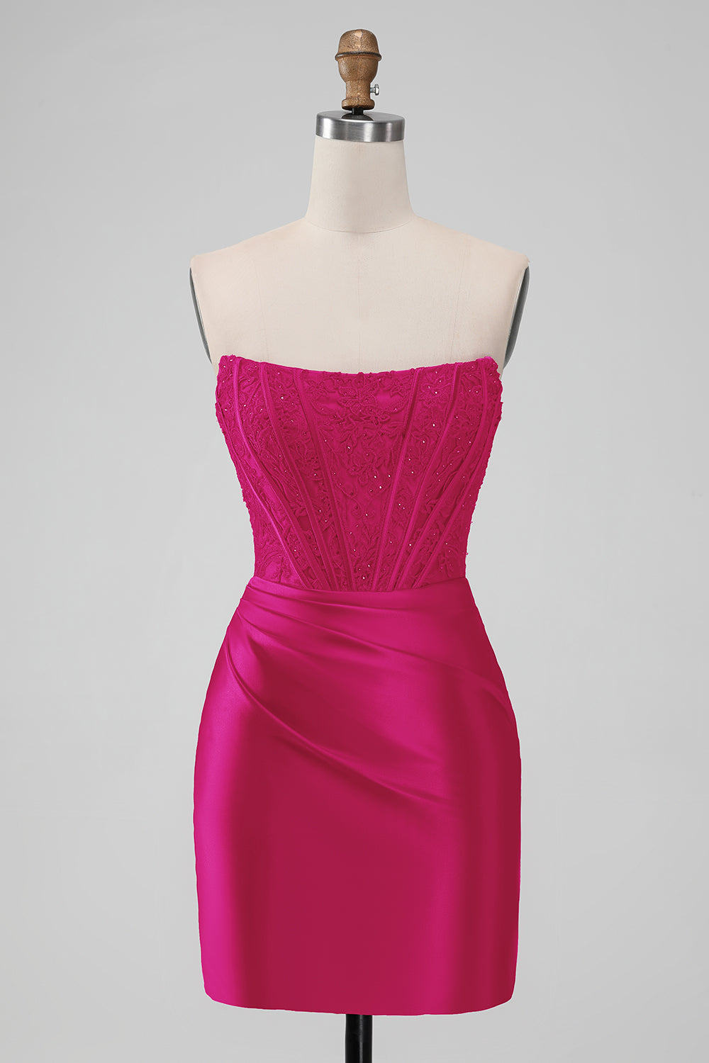 Robe de bal courte sans bretelles moulante Sparky rouge avec de la dentelle