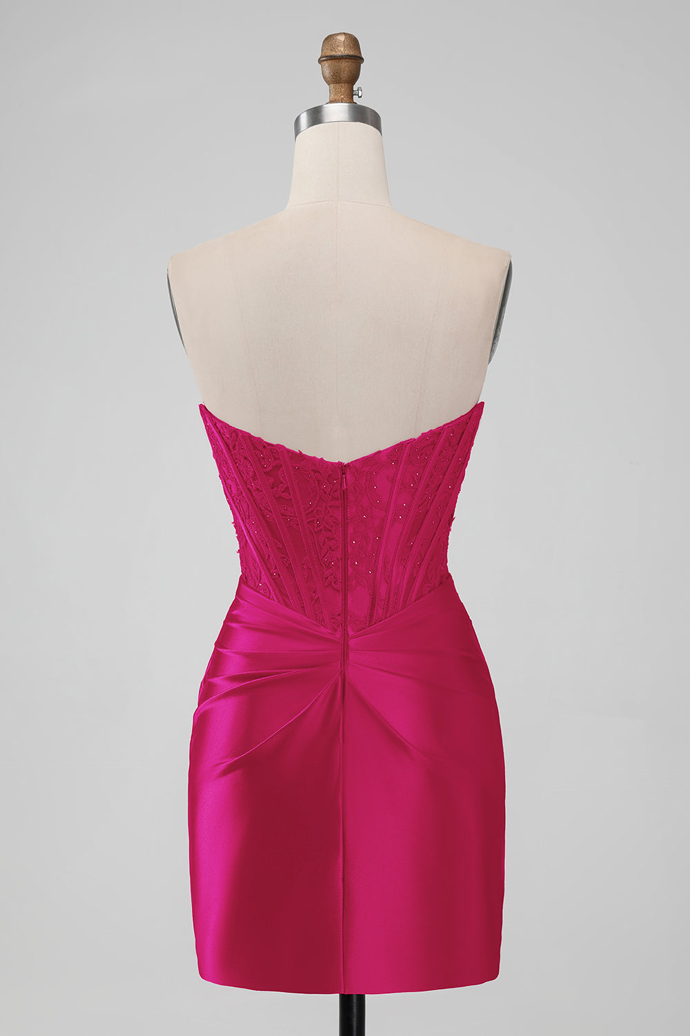 Robe de bal courte sans bretelles moulante Sparky rouge avec de la dentelle