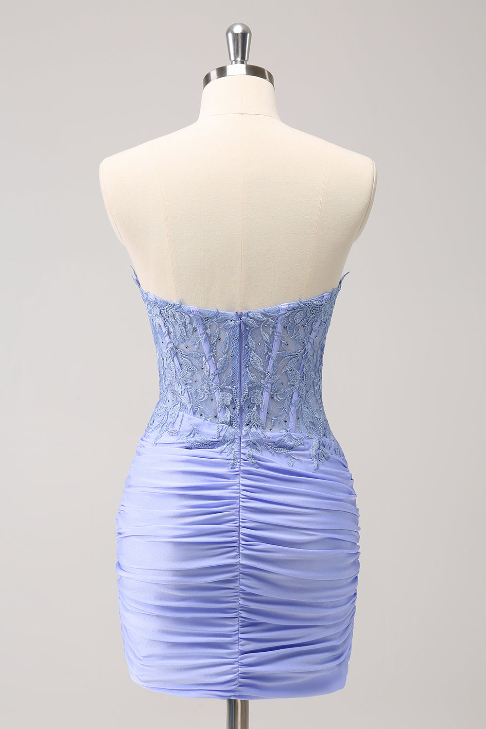 Robe de soirée moulante lilas sans bretelles, corsage plissé avec appliques