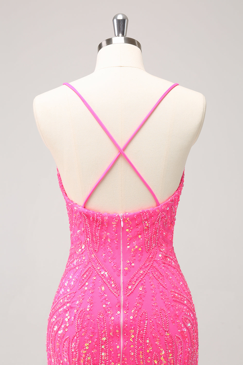 Robe de bal de fin d'année moulante à sequins dorés scintillants, décolleté en V avec franges