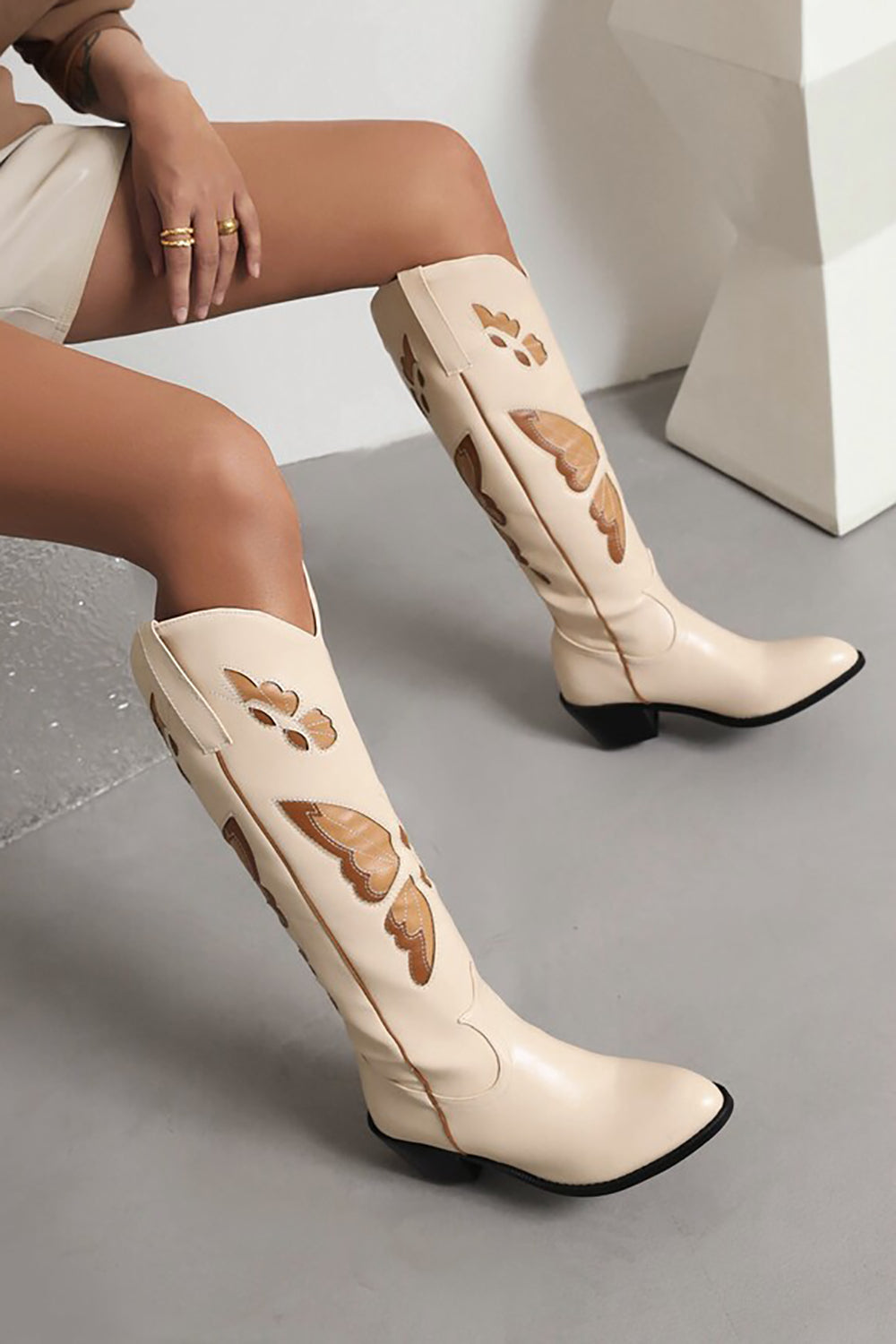 Bottes de cowgirl mi-mollet à talons épais motif papillon noir