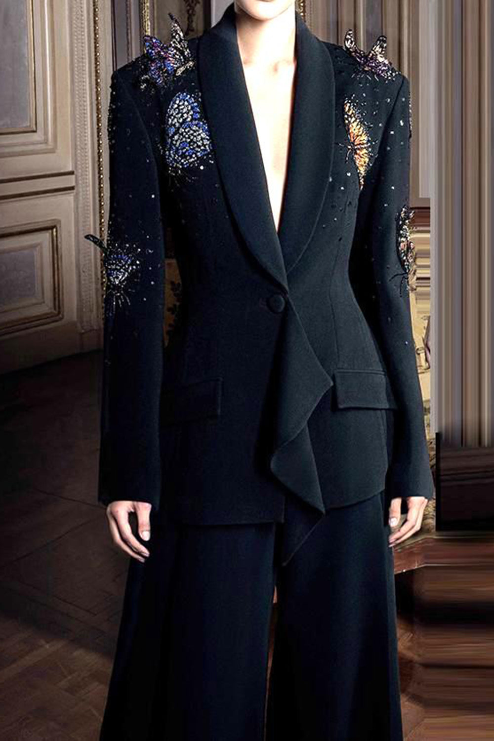 Black Shawl Lapel 2-Piece Women's Suit with Butterflies