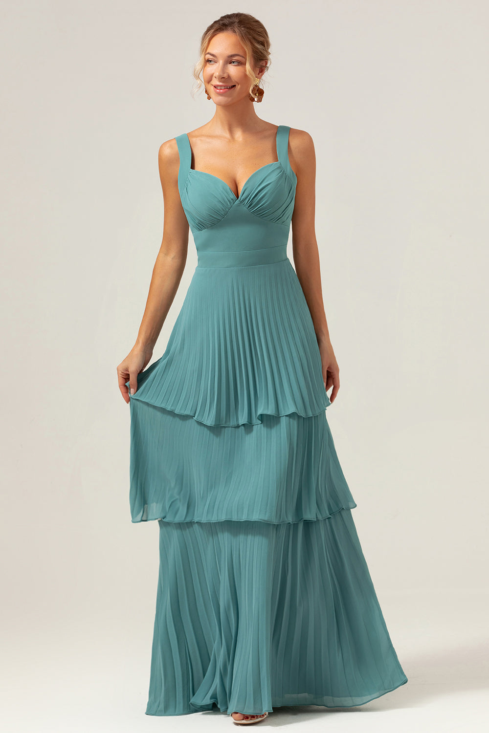 Robe de demoiselle d'honneur plissée à plusieurs niveaux en mousseline, coupe trapèze avec fines bretelles, motif eucalyptus