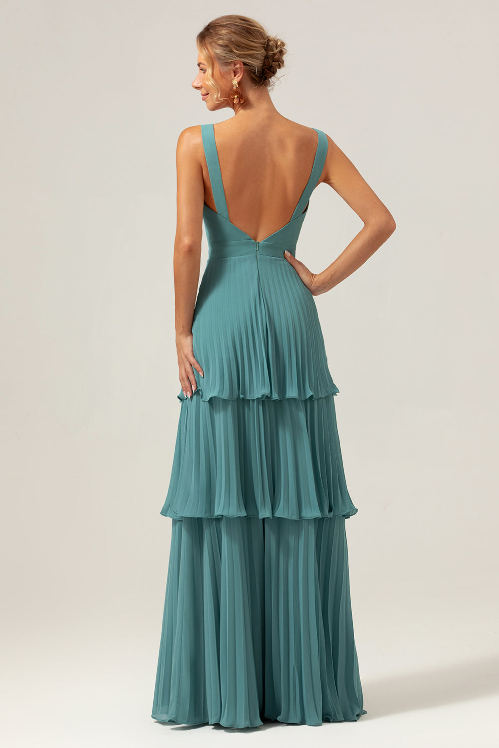 Robe de demoiselle d'honneur plissée à plusieurs niveaux en mousseline, coupe trapèze avec fines bretelles, motif eucalyptus
