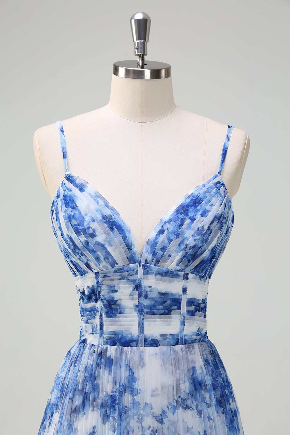 Robe de demoiselle d'honneur plissée trapèze à fines bretelles avec fleurs bleues et blanches