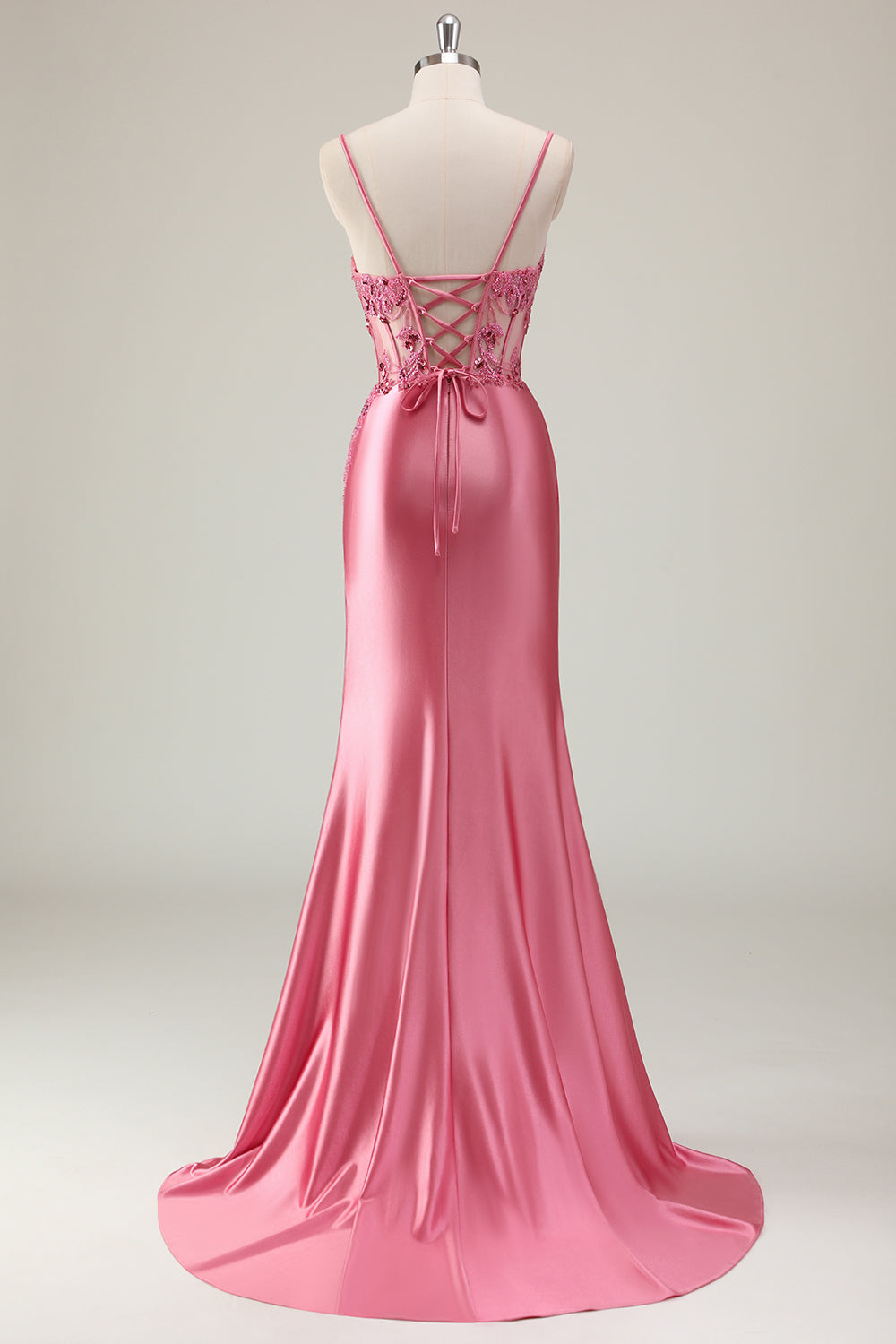 Robe de soirée longue sirène en satin corail avec corsage pailleté et fente