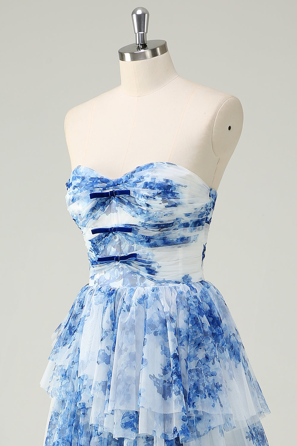 Robe de Bal Droite sans Bretelles à Volants Bleue et Blanche à Fleurs