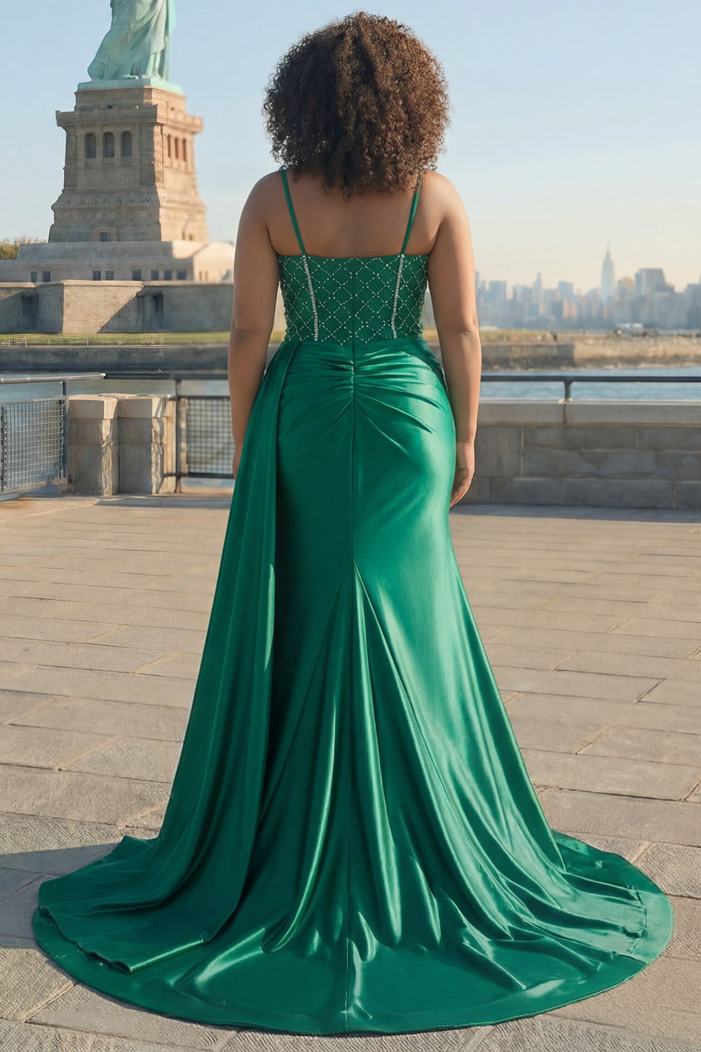 Robe longue de bal en satin plissée avec corset perlé sirène violet scintillant et fente