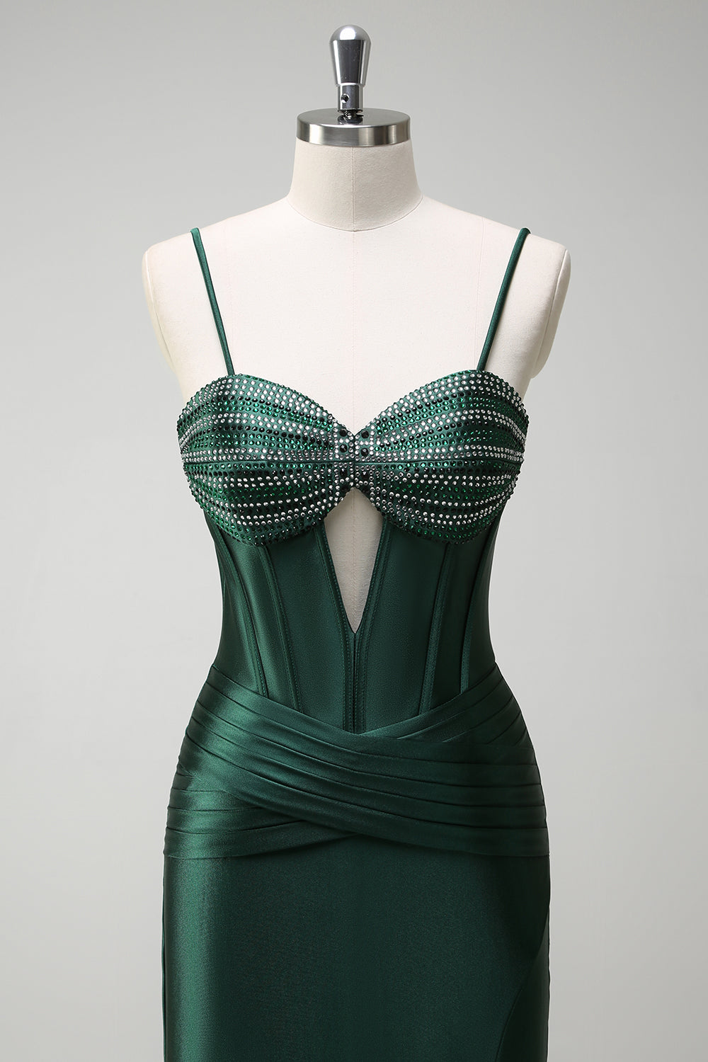 Robe de bal longue en satin bleu roi scintillant avec bustier orné de perles de sirène et fente
