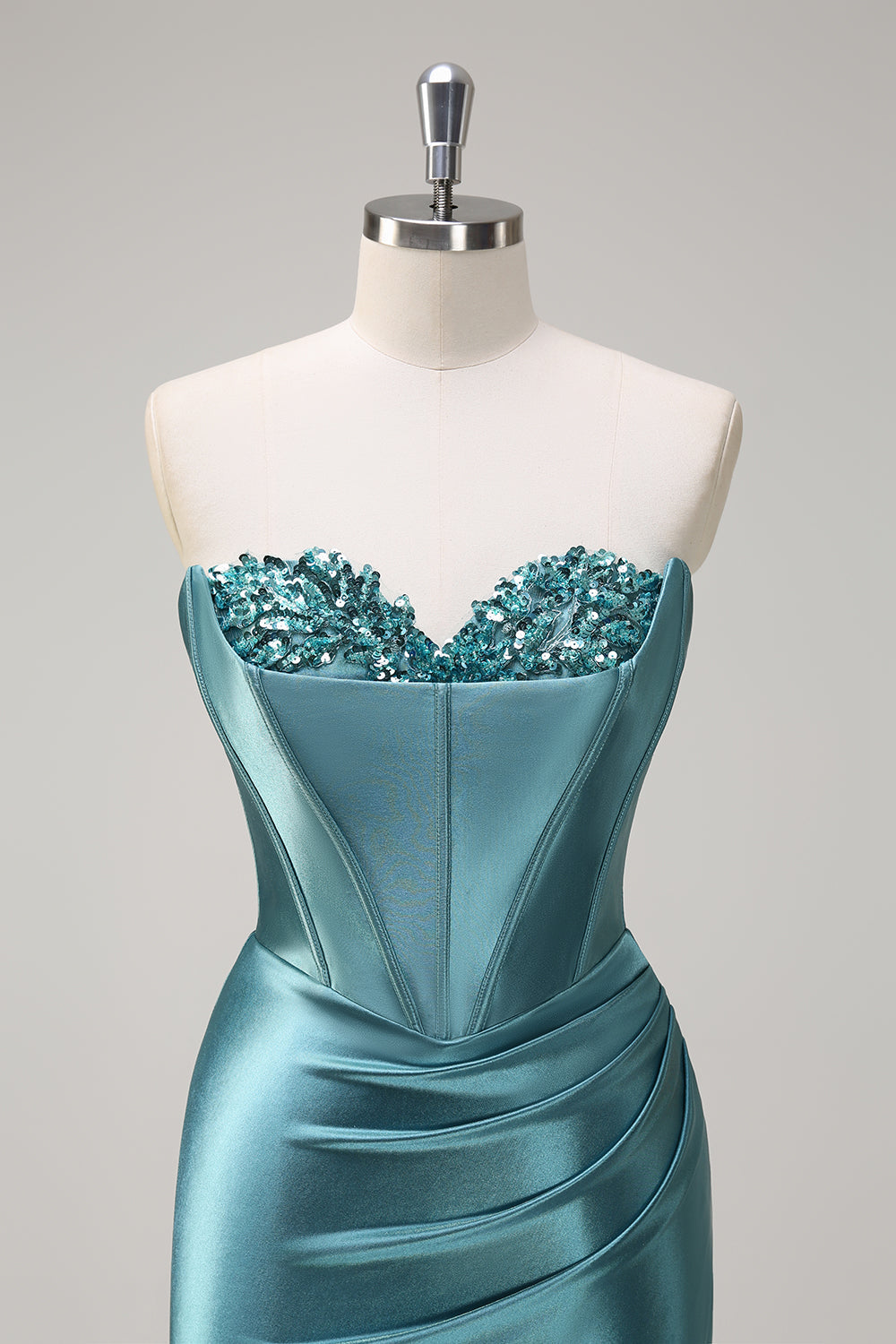 Robe de bal bustier en satin lilas pailleté avec fente et paillettes de sirène