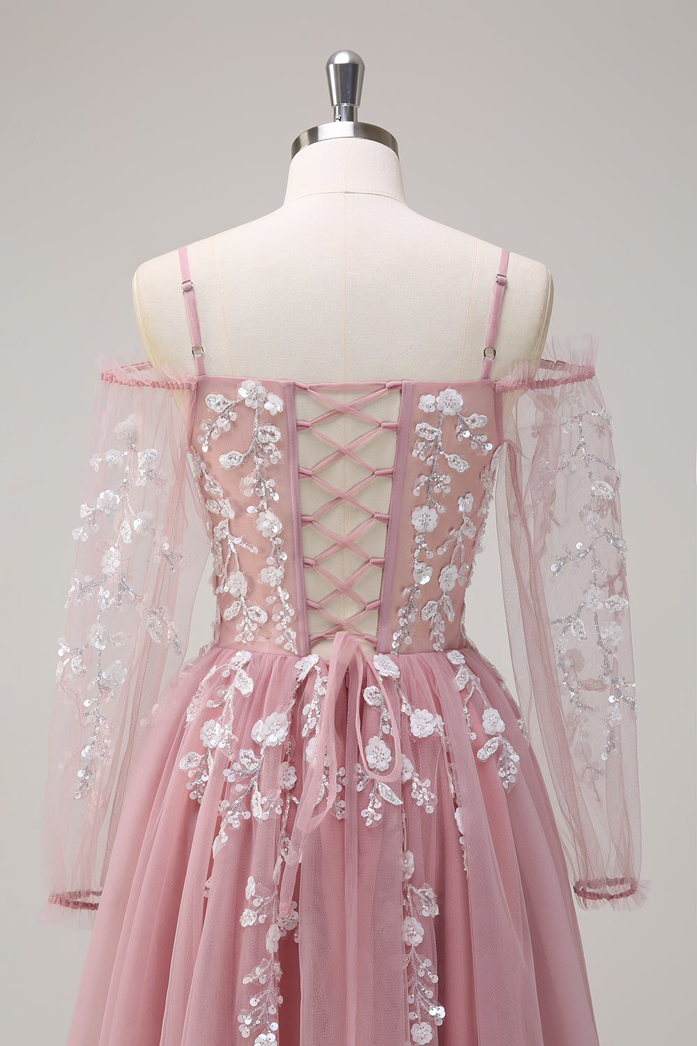 Robe de bal longue bleu roi scintillante, coupe trapèze, épaules dénudées et manches longues avec applications