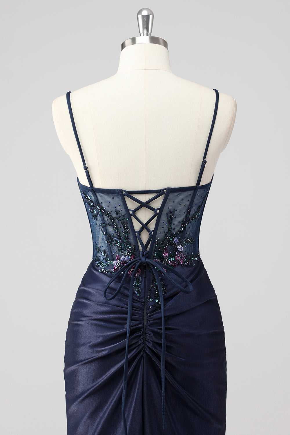 Robe de bal longue sirène bleu marine pailletée avec corset froncé et fente