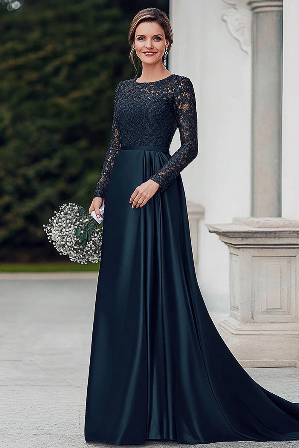 Robe de mariée en satin bleu marine avec dentelle et encolure dégagée, manches longues