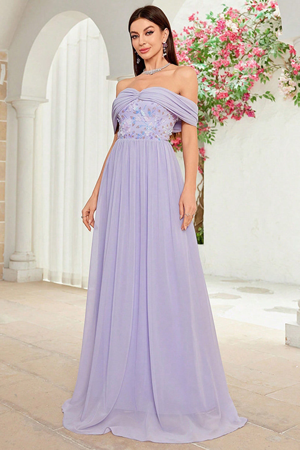 Robe de bal longue fleurie gris violet à épaules dénudées
