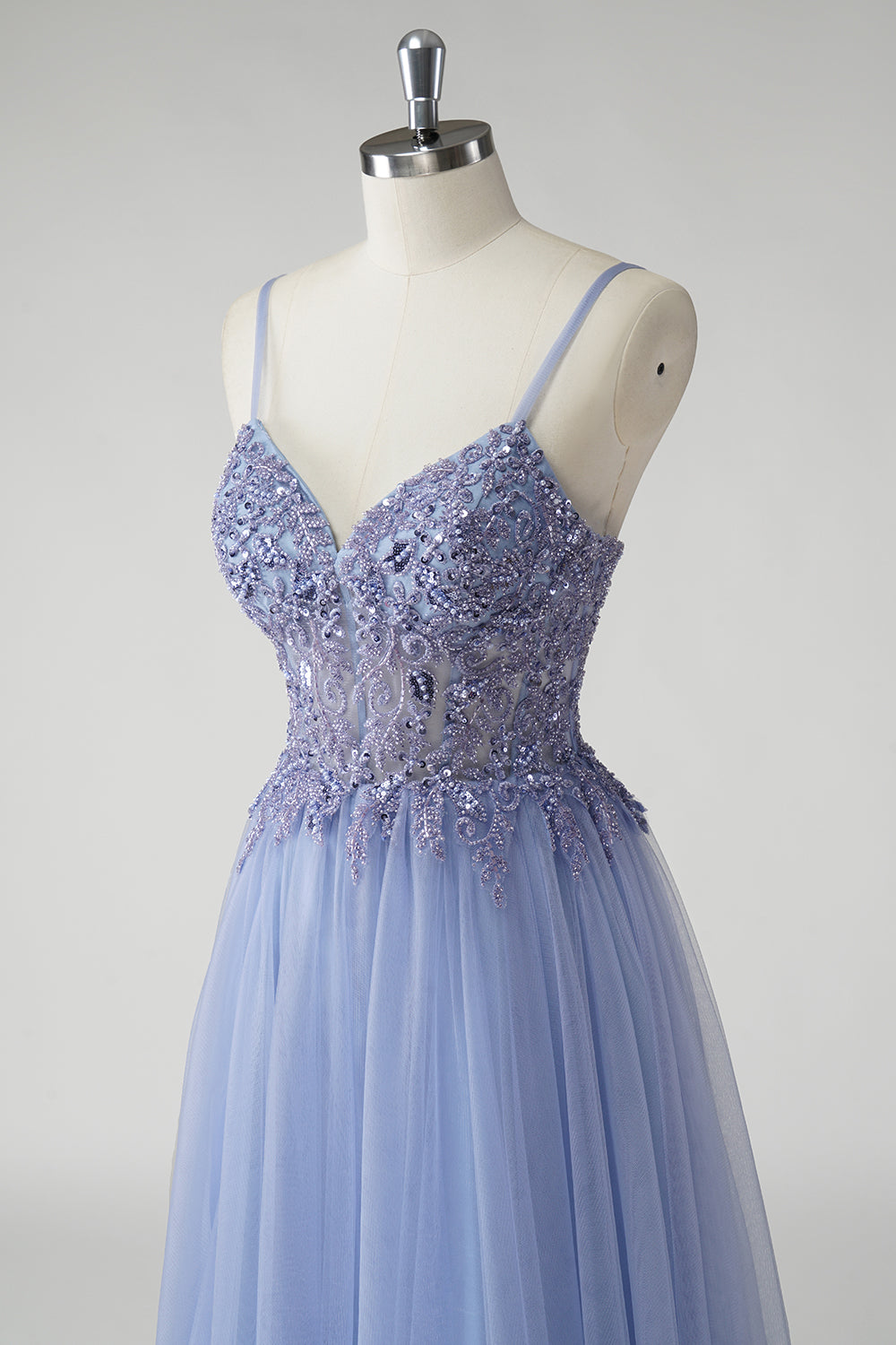 Robe de bal trapèze en tulle gris-bleu pailleté avec fente