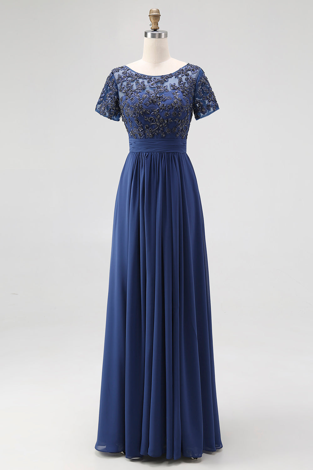 Robe longue de mère de la mariée en mousseline de soie coupe trapèze col bateau avec manches courtes, applications de dentelle