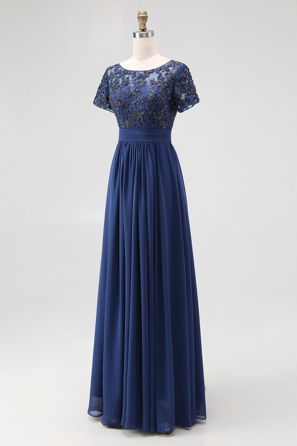 Robe longue de mère de la mariée en mousseline de soie coupe trapèze col bateau avec manches courtes, applications de dentelle