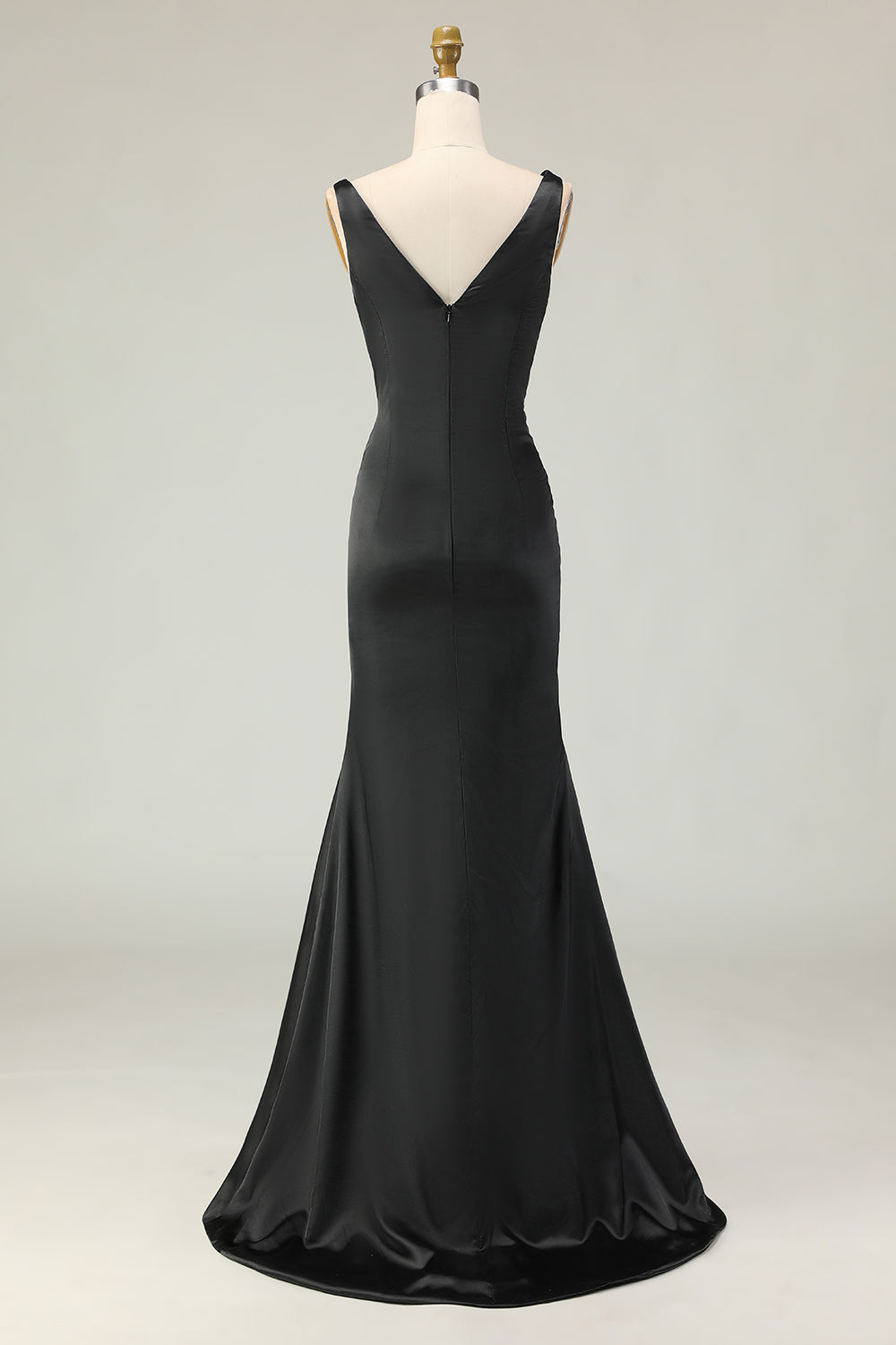 Robe longue de soirée fourreau noire et blanche, décolleté plongeant en V