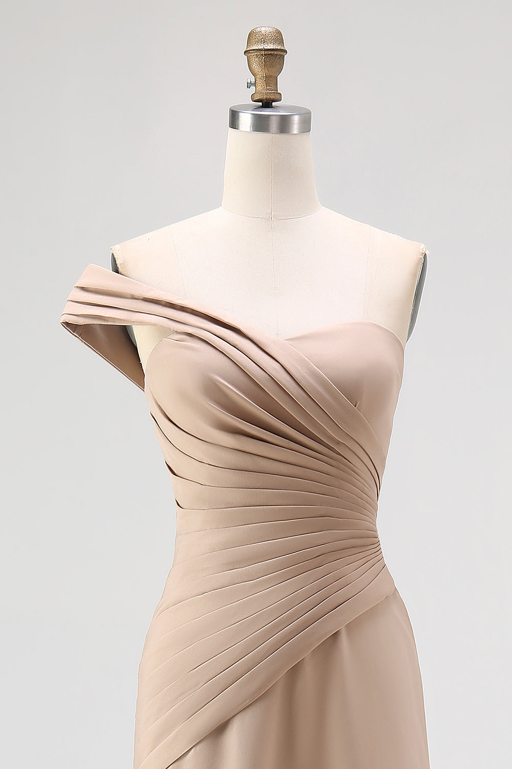 Robe de gala fourreau asymétrique plissée en jersey kaki clair