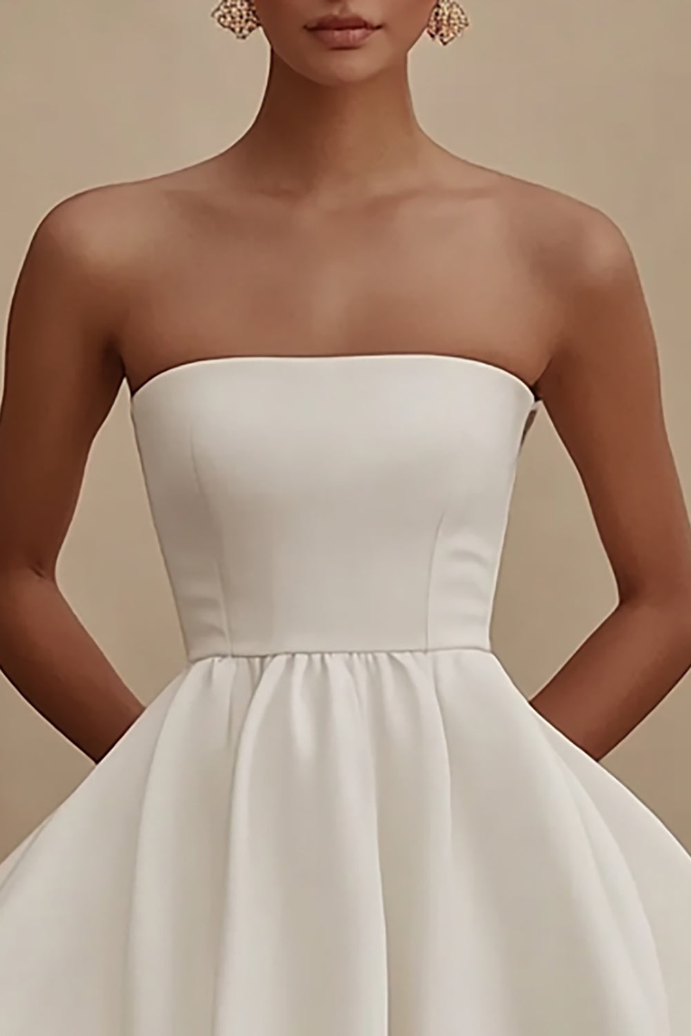 Vestido corto de graduación sin tirantes de algodón blanco con corte en A