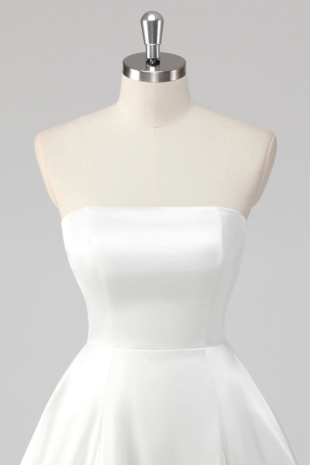 Robe de bal de fin d'études courte trapèze simple bustier blanche