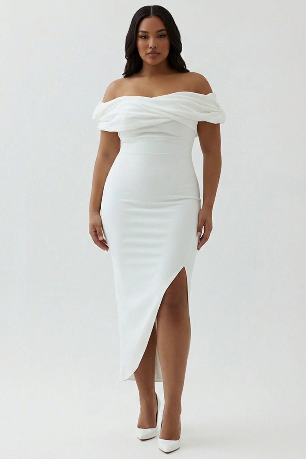 Robe de bal de fin d'année asymétrique en satin mat fourreau blanc à épaules dénudées