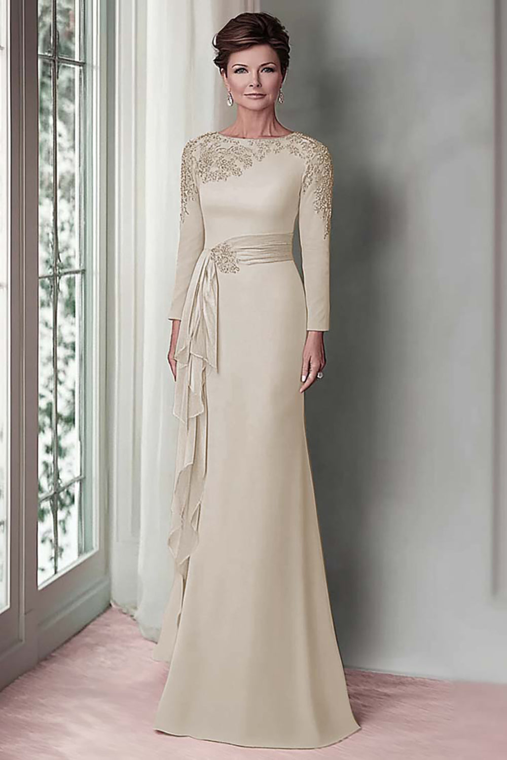 Robe fourreau en dentelle rose poudré avec manches longues pour la mère de la mariée