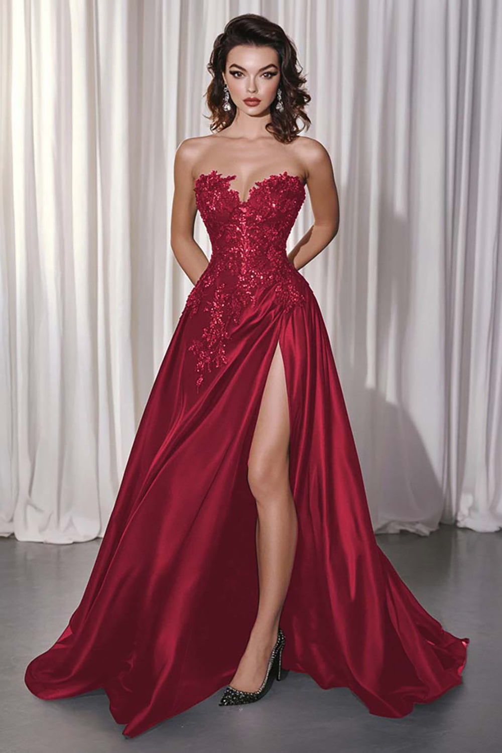 Black A-Line Satin Sweetheart Long Prom Dress with Lace Appliques