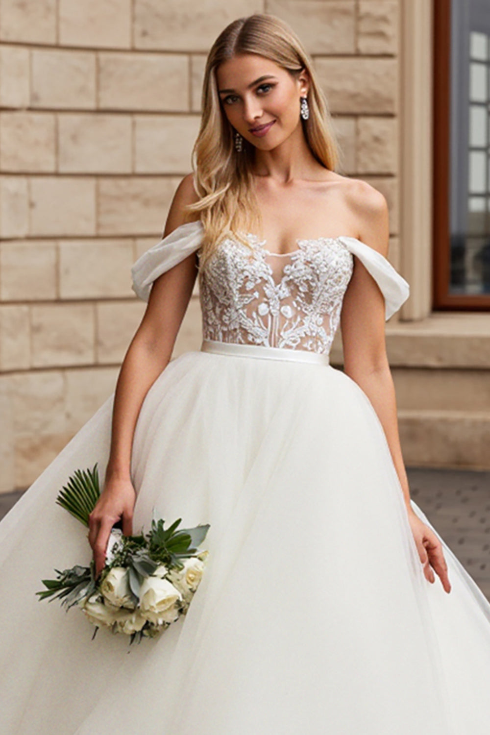 Robe de mariée longue blanche trapèze en tulle avec applications, épaules dénudées