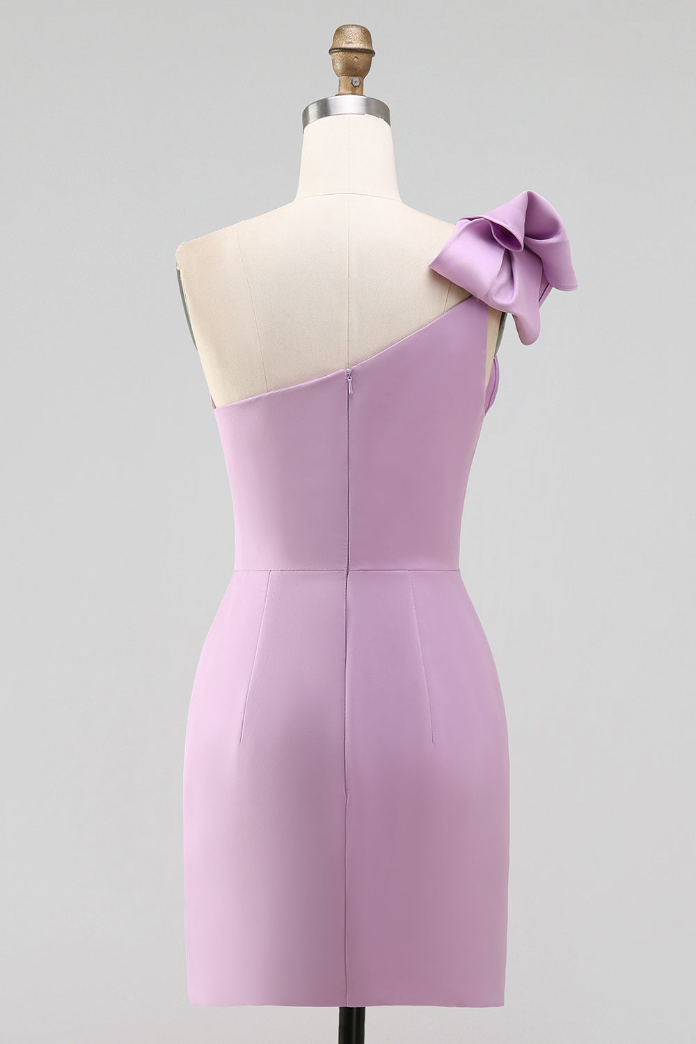 Robe de bal moulante blanche à nœud et à épaule unique