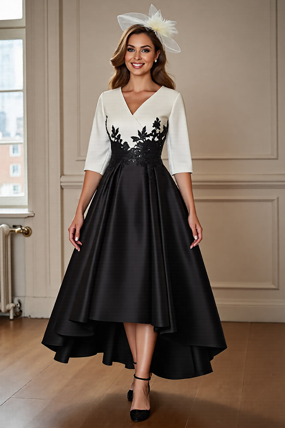 Robe de mère de la mariée évasée asymétrique noire et blanche avec appliqués