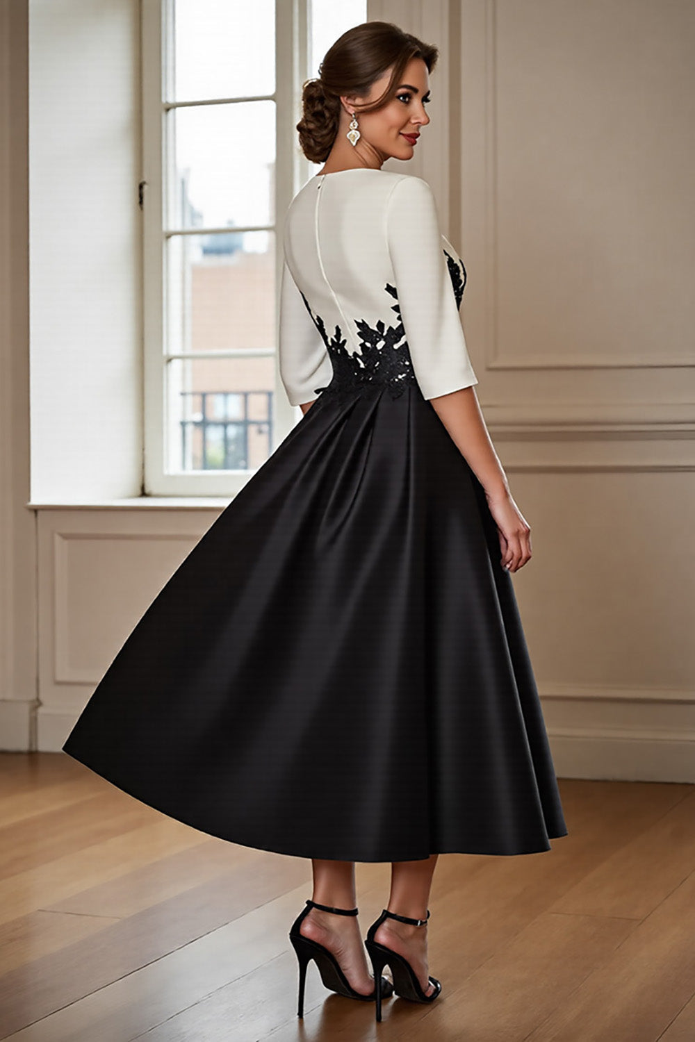 Robe de mère de la mariée évasée asymétrique noire et blanche avec appliqués