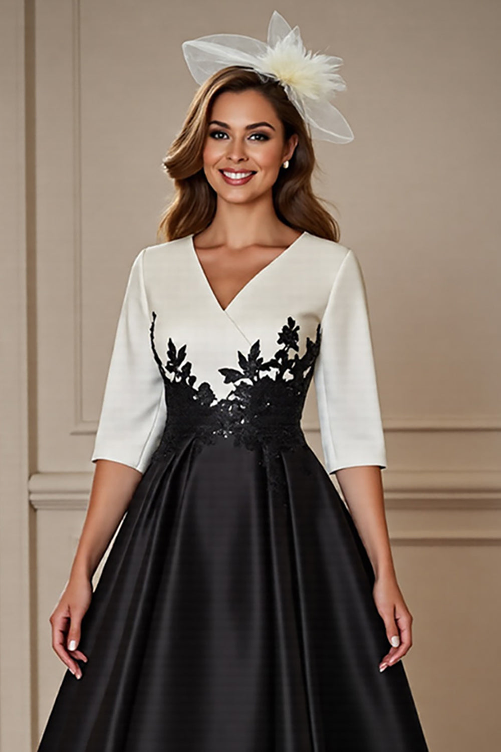 Robe de mère de la mariée évasée asymétrique noire et blanche avec appliqués
