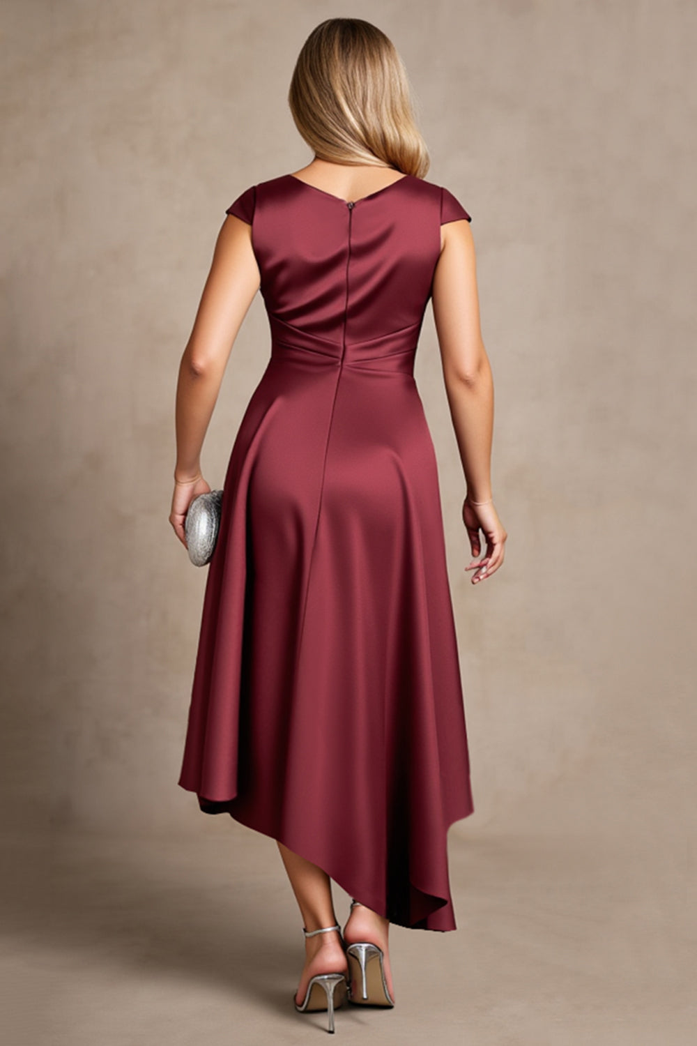 Robe de chœur trapèze en satin de Bourgogne avec nœud et encolure bateau