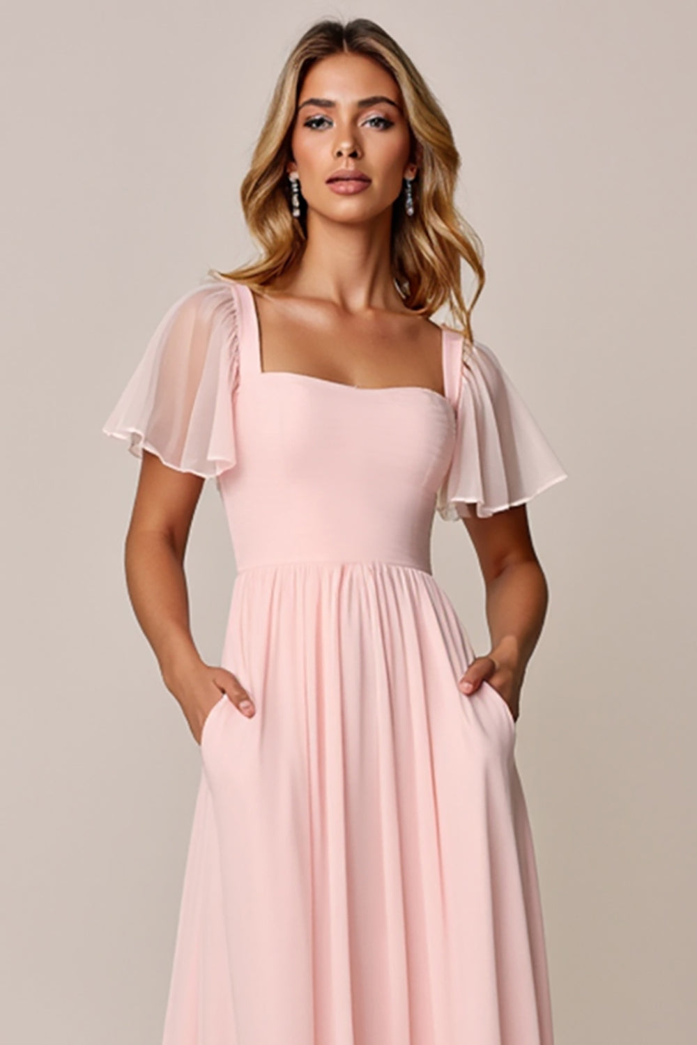 Robe de demoiselle d'honneur en mousseline rose bonbon coupe trapèze col carré