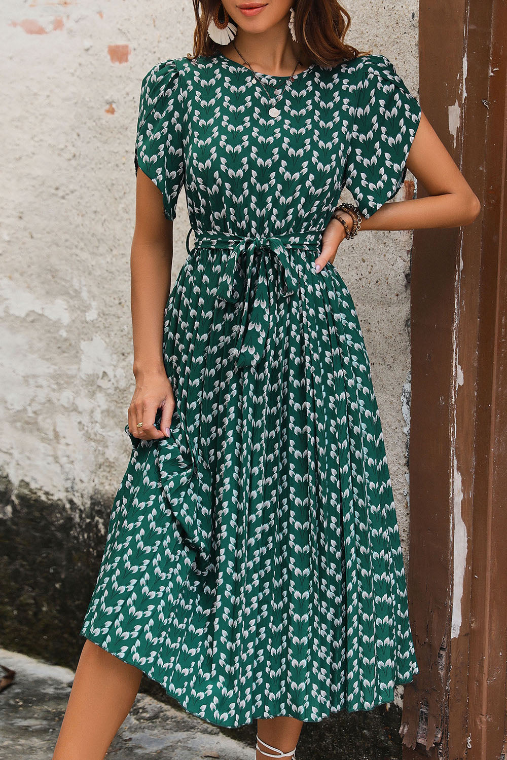 Robe d'été évasée vert foncé imprimée avec ceinture