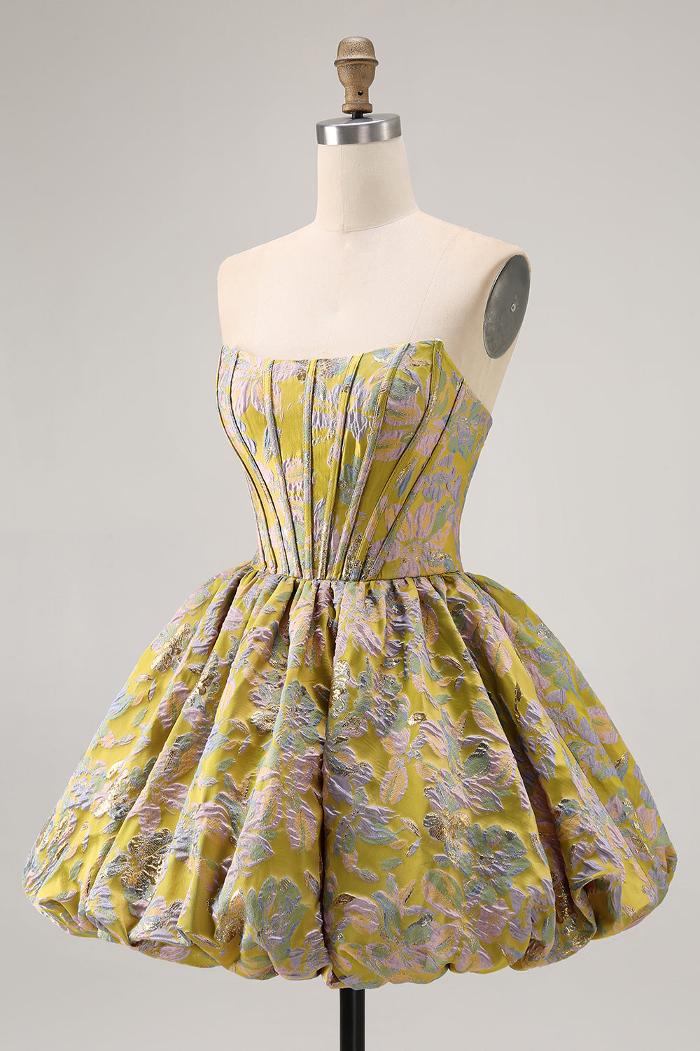 Robe de soirée bustier courte évasée en brocart violet avec ourlet bulle