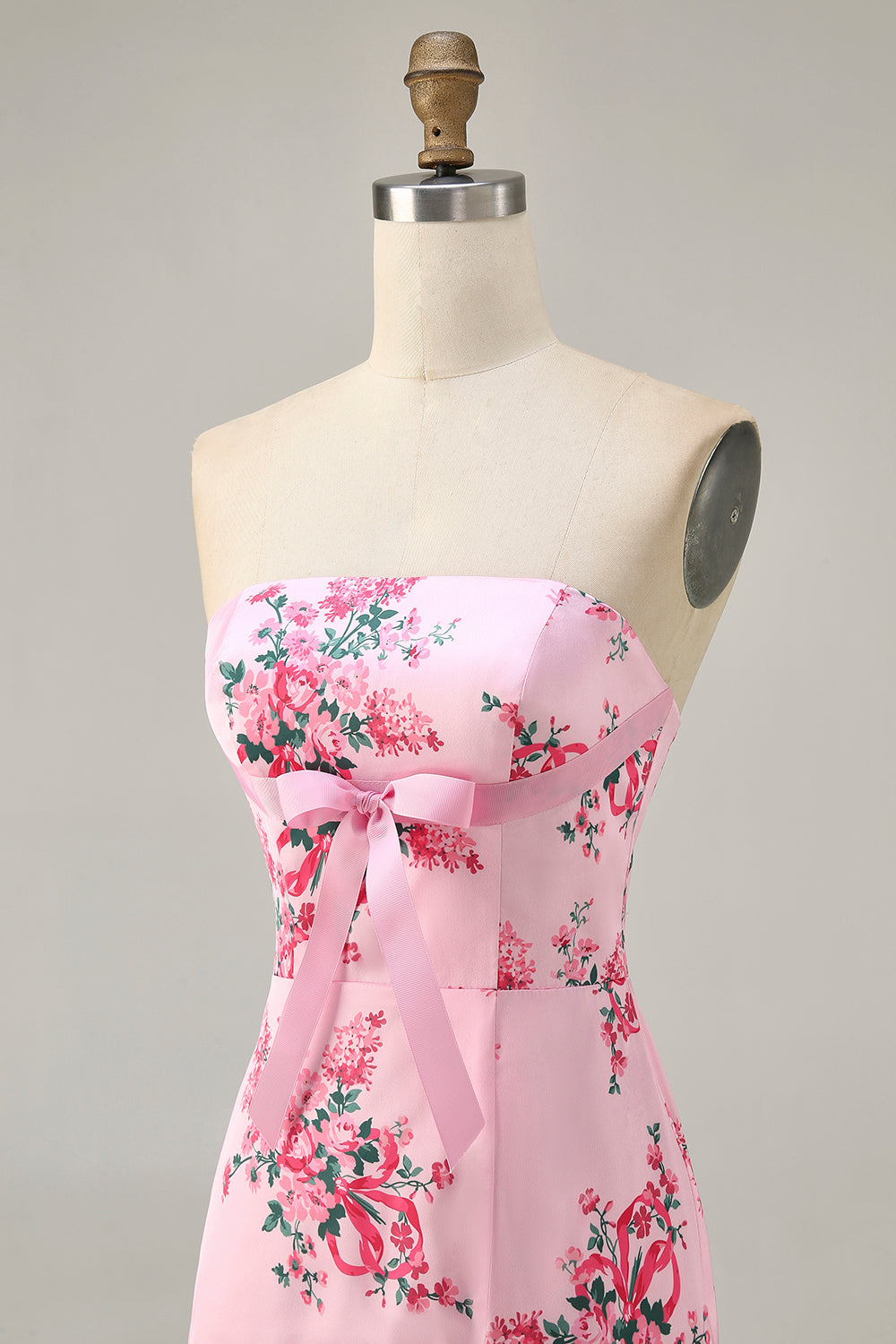 Robe de soirée courte moulante bandeau imprimé floral rose à volants