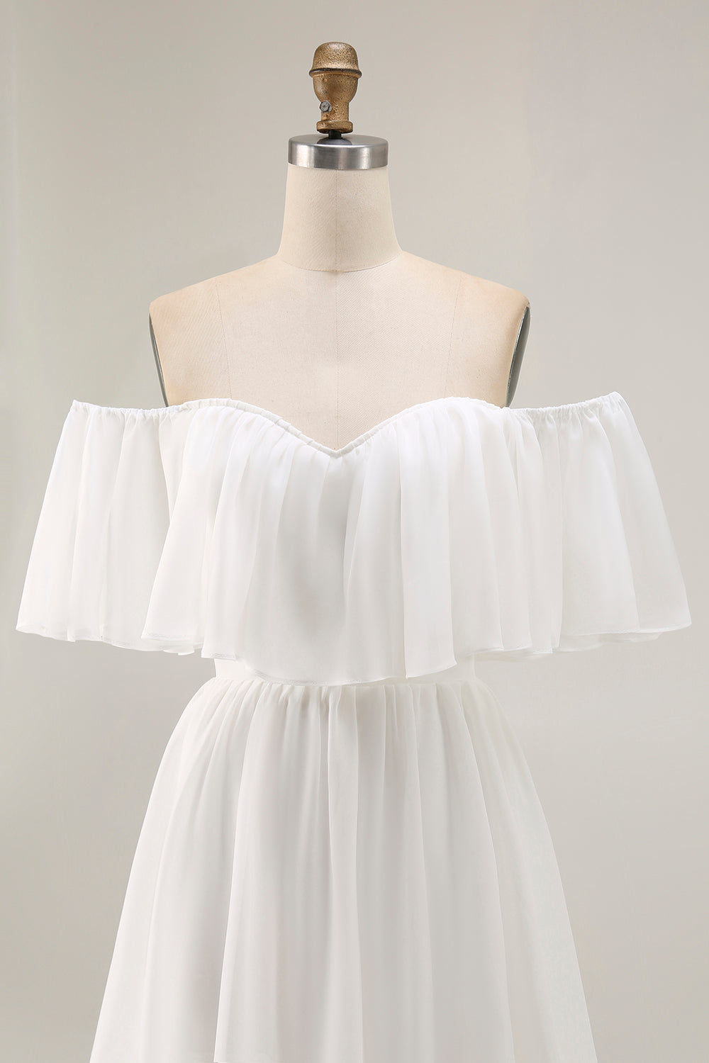 Robe de mariée trapèze en mousseline blanche avec volants et épaules dénudées