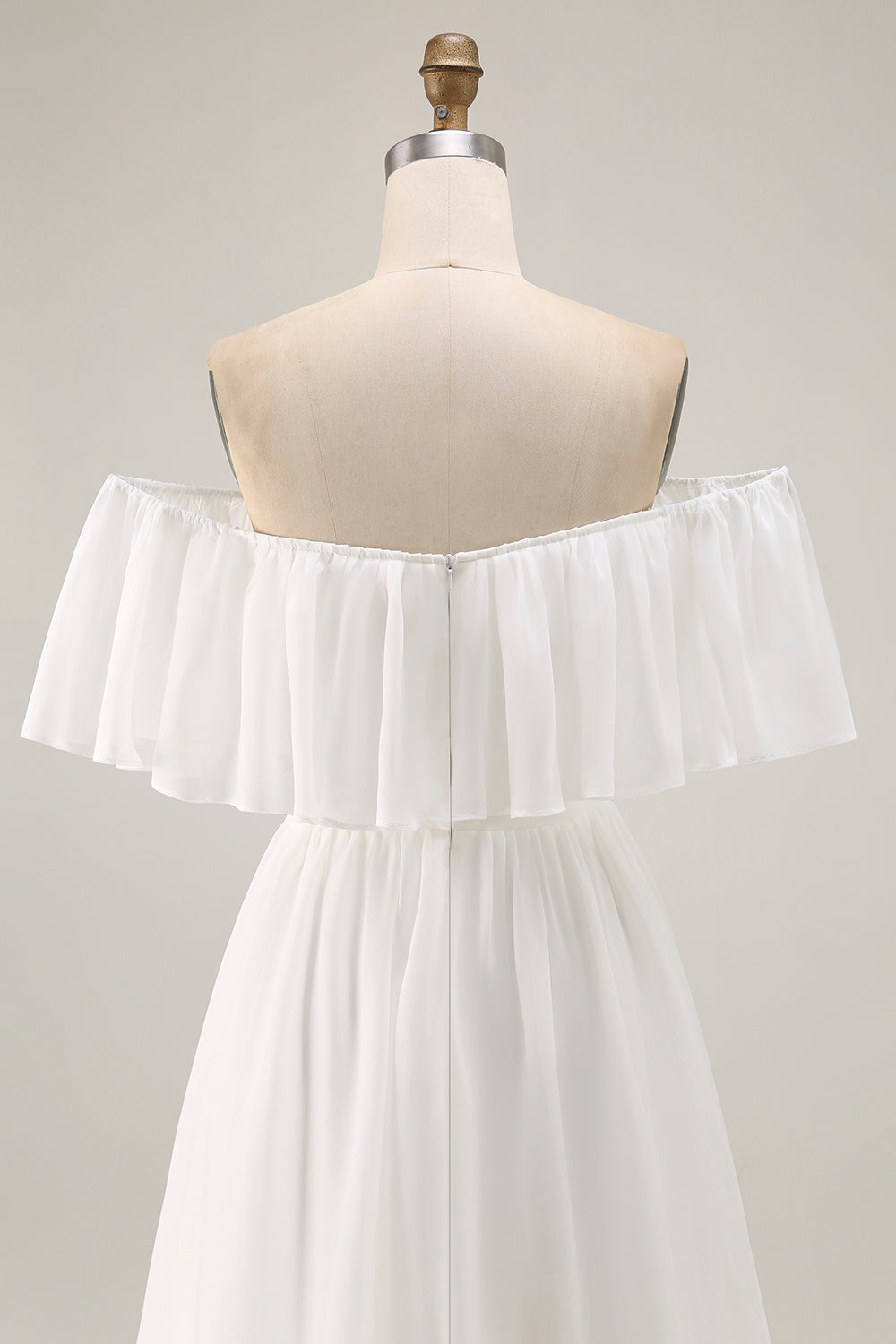 Robe de mariée trapèze en mousseline blanche avec volants et épaules dénudées