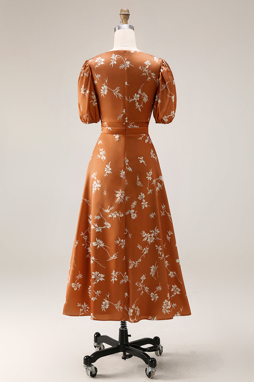 Robe midi trapèze orange à imprimé floral avec manches pour invitée de mariage